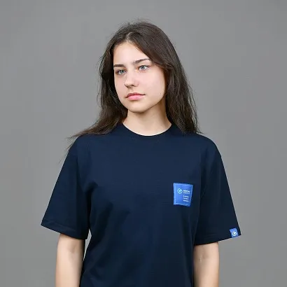 Футболка с нашивкой