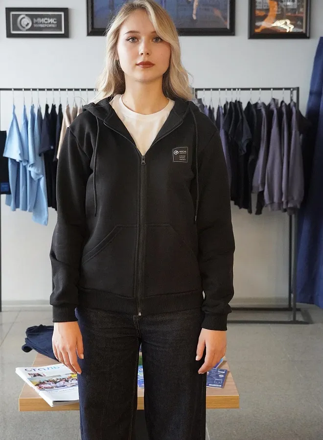 Толстовка с капюшоном черная