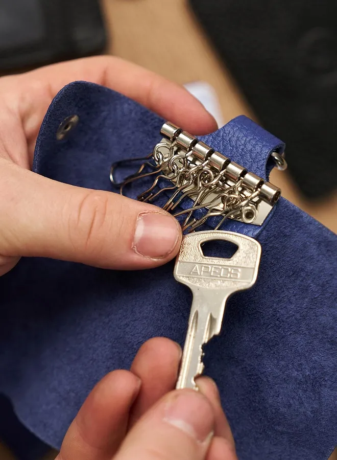 Ключника на кнопке синяя 