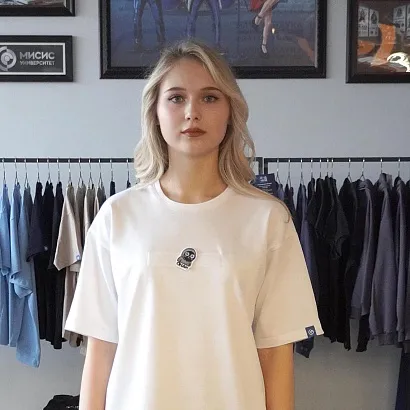 Футболка с патчами