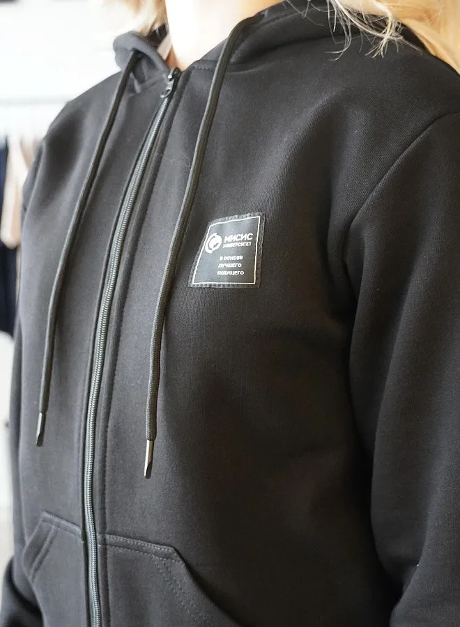 Толстовка с капюшоном черная