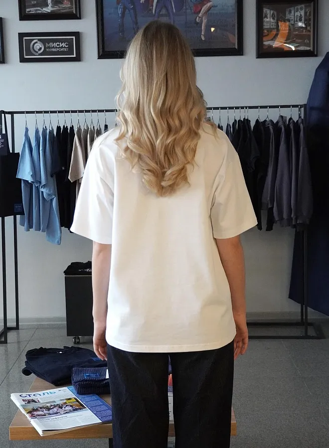 Футболка с патчами