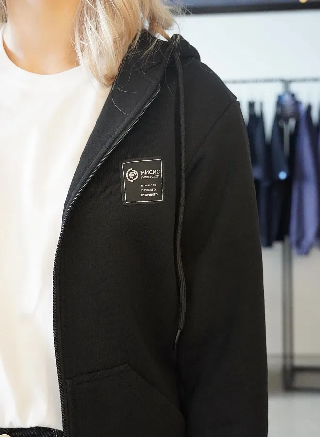 Толстовка с капюшоном черная