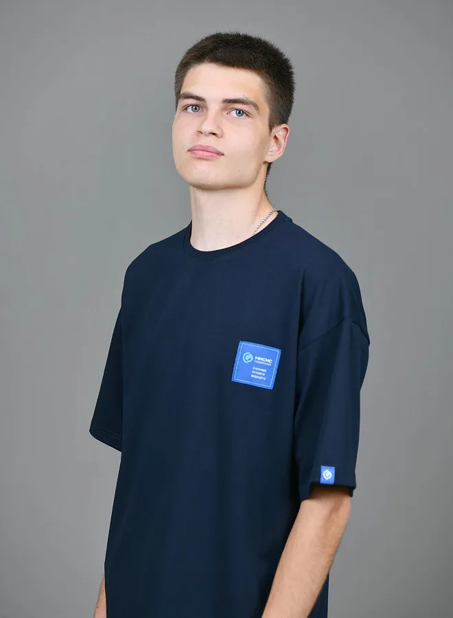 Футболка с нашивкой